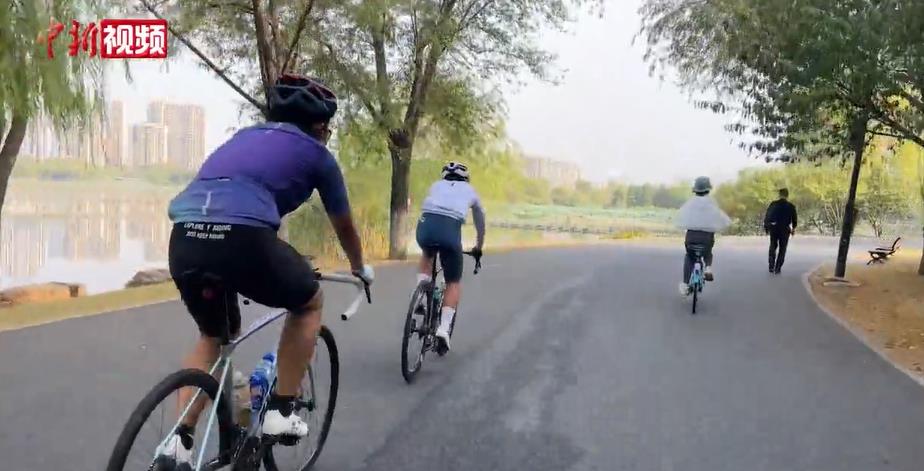 “騎行熱”持續升溫 小車輪“轉”出“新”消費